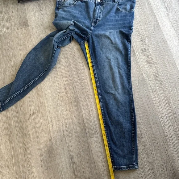 Maurices  everflex m.jeans super skinny high rise Curvy blue jeans size 12 - Picture 6 of 8